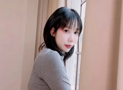 Em gái dâm đãng thuê phòng rồi địt ngay với chủ nhà